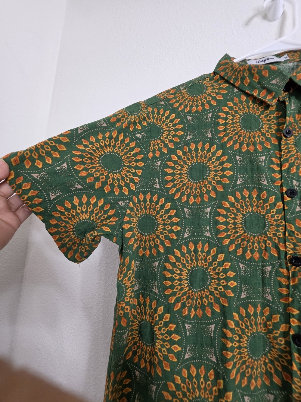 Vatpove Mens Size M Green Orange Geometric Medallion Short Sleeve Button Shirt - Picture 4 of 9